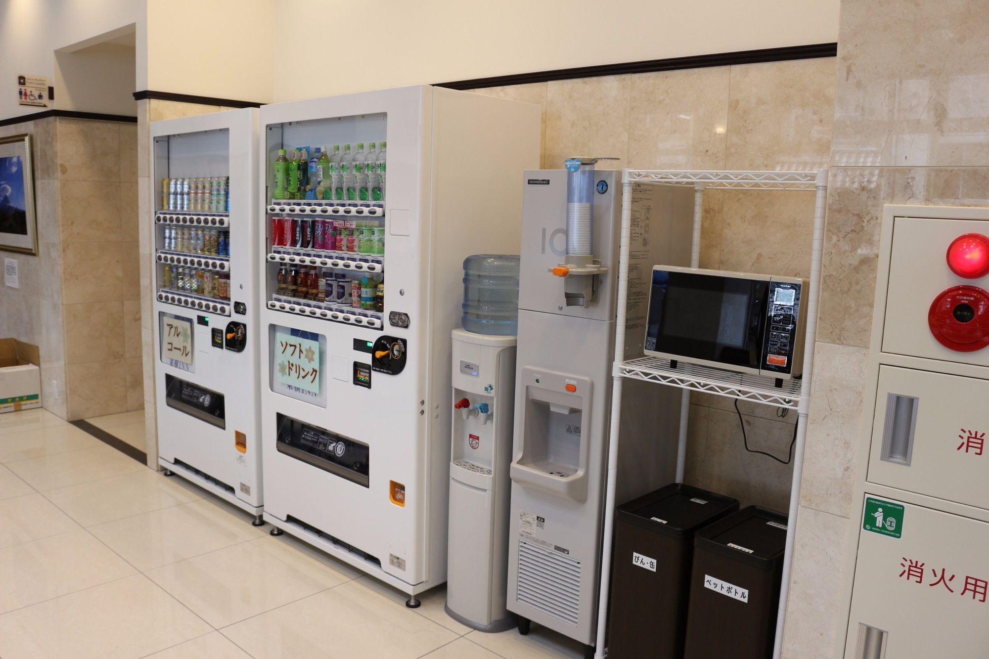 Toyoko Inn Tokyo Eki Yaesu Kita Guchi ภายนอก รูปภาพ